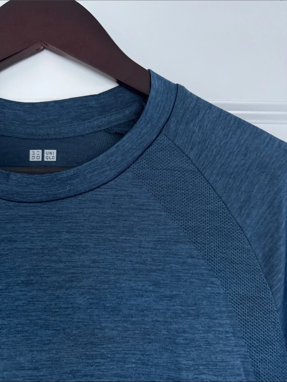 New Kids Uniqlo Dark Blue Long Sleeve Lightweight Moisture Wicking Shirt S